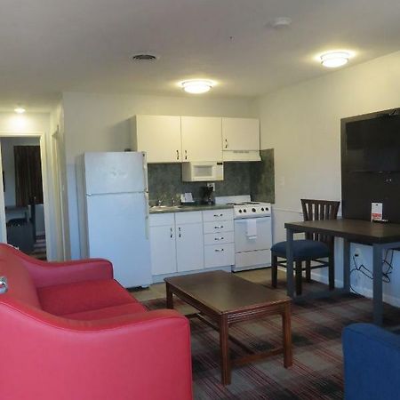 Luxbury Inn & Suites Maryville Eksteriør billede