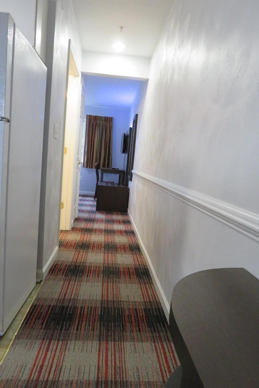 Luxbury Inn & Suites Maryville Eksteriør billede