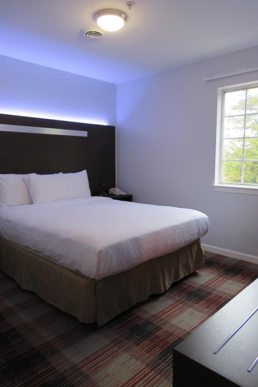 Luxbury Inn & Suites Maryville Eksteriør billede