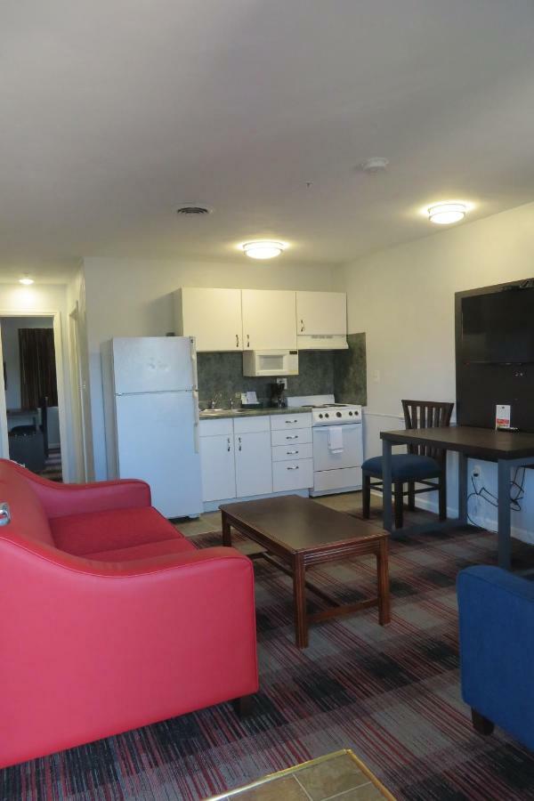 Luxbury Inn & Suites Maryville Eksteriør billede
