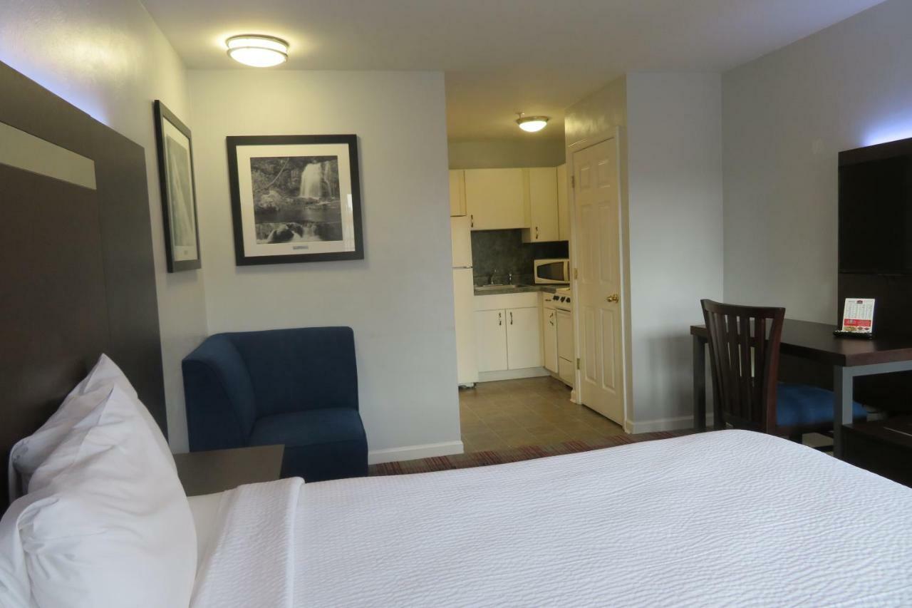Luxbury Inn & Suites Maryville Eksteriør billede