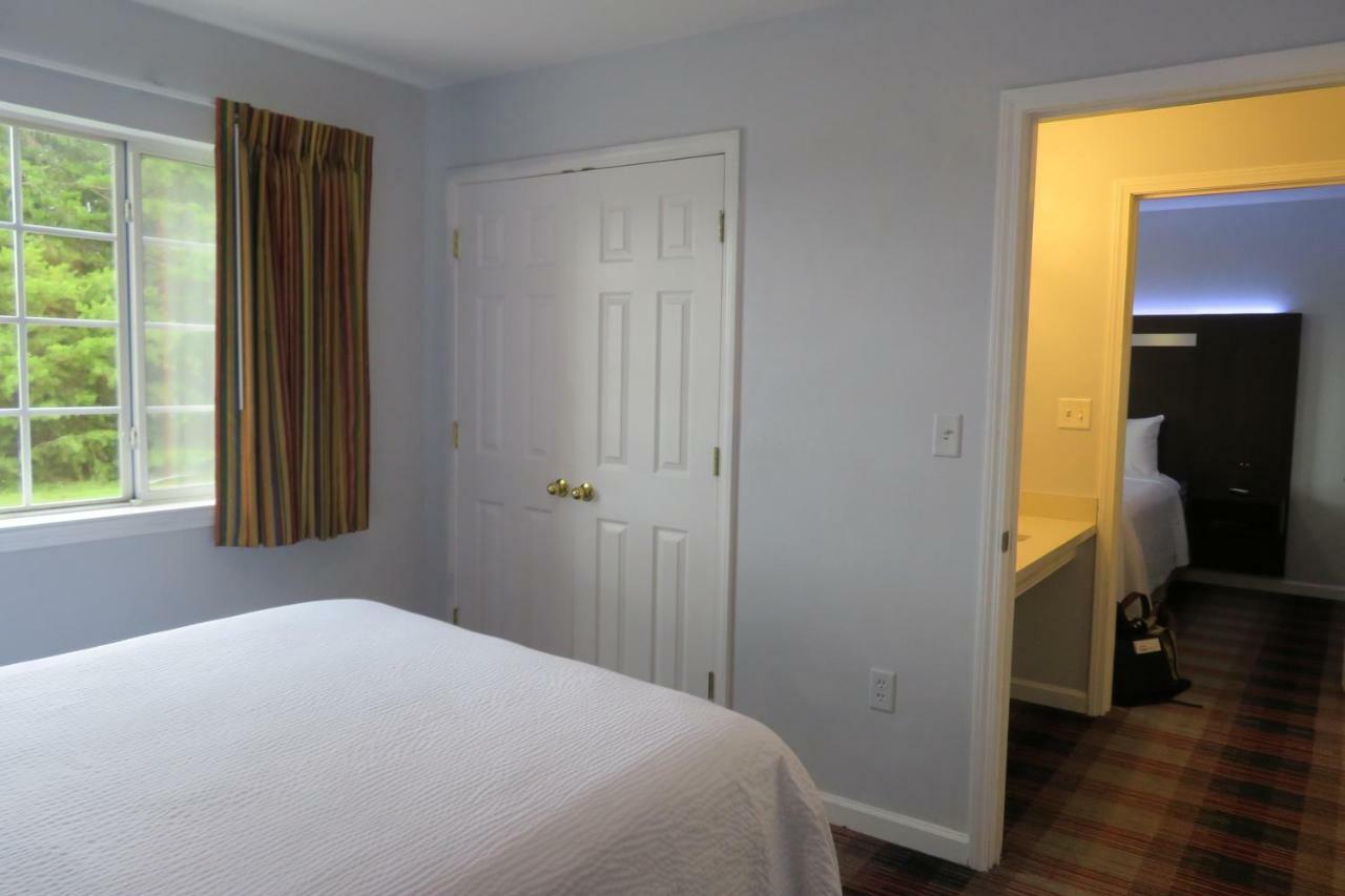Luxbury Inn & Suites Maryville Eksteriør billede