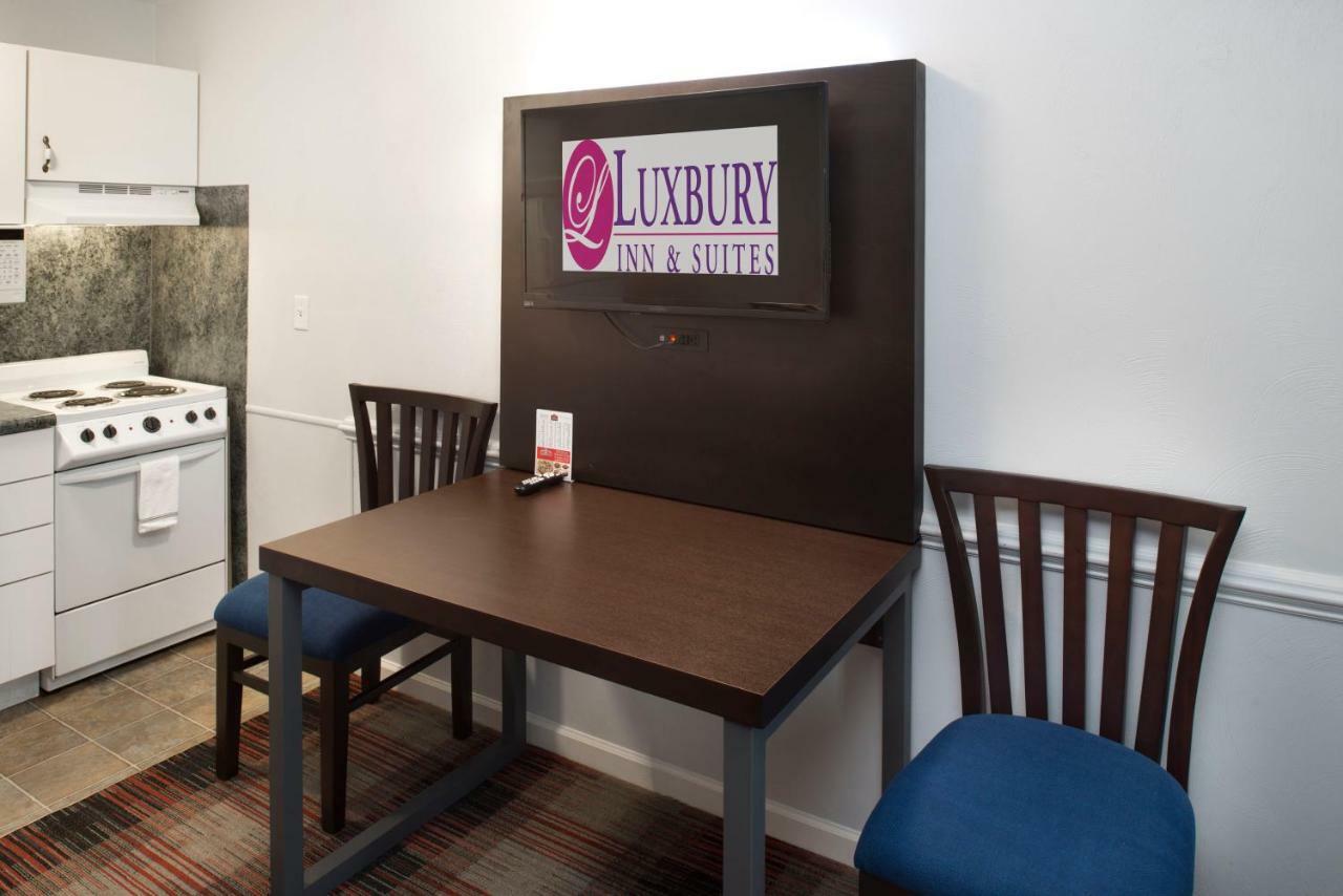 Luxbury Inn & Suites Maryville Eksteriør billede